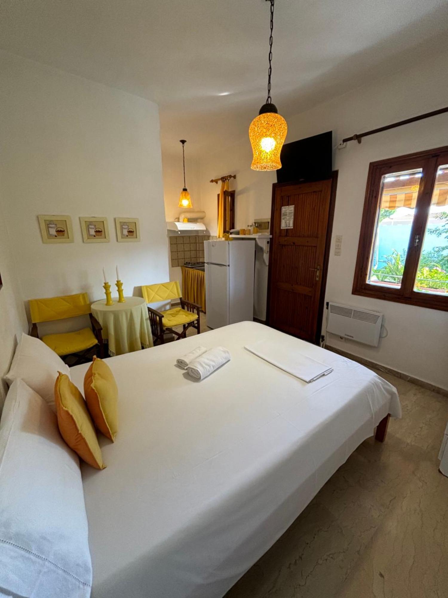 Marias Apartments Vasilika  Phòng bức ảnh